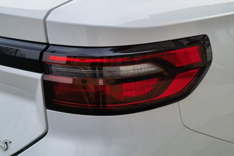 Used Baojun RC-5 2020 1.5L Manual Zhiyao Elite Edition Exterior 6