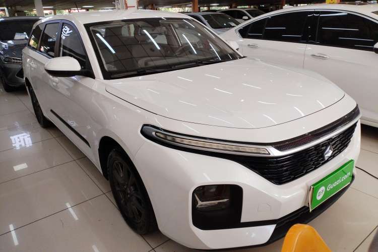 Used Baojun RC-5 2020 RC-5W 1.5L Manual Zhizhao Elite Edition Front Right 45 Deg