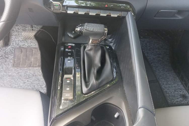 Used Baojun RC-5 2020 1.5T CVT Smart Shine Prestige Edition Gear Lever