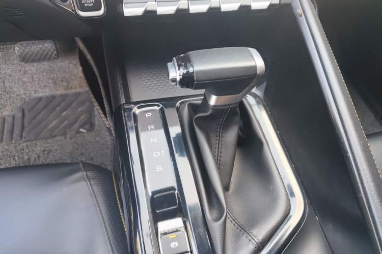 Used Baojun RC-5 2020 RC-5W 1.5T CVT Smart Luxury Edition Gear Lever