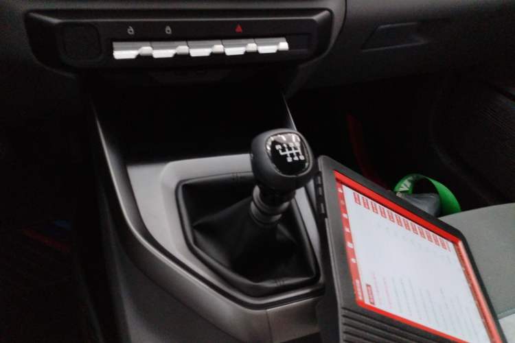 Used Baojun RC-5 2020 RC-5W 1.5L Manual Zhizhao Elite Edition Gear Lever