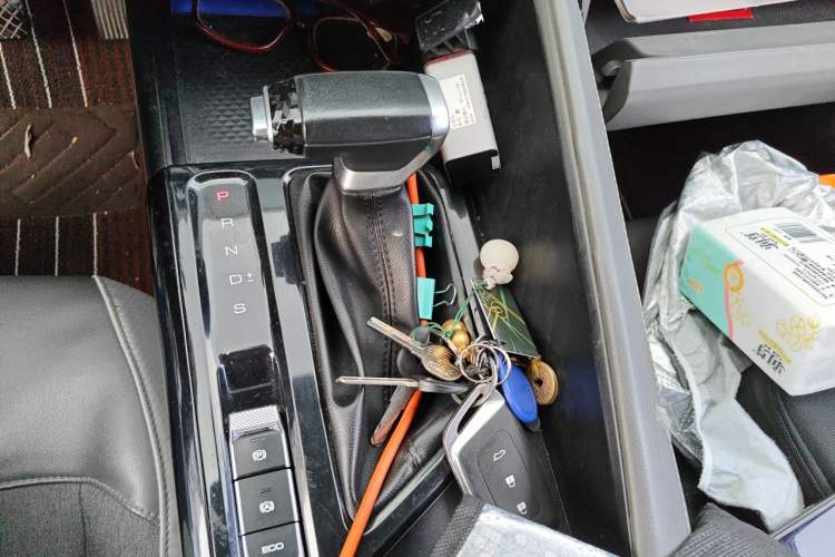 Used Baojun RC-5 2020 1.5T CVT Smart Luxury Edition Gear Lever