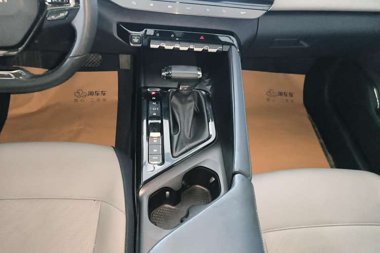 Used Baojun RC-5 2020 1.5T CVT Smart Shine Prestige Edition Gear Lever
