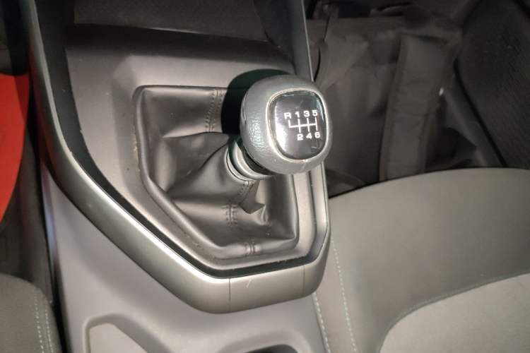 Used Baojun RC-5 2020 1.5L Manual Zhiyao Elite Edition Gear Lever