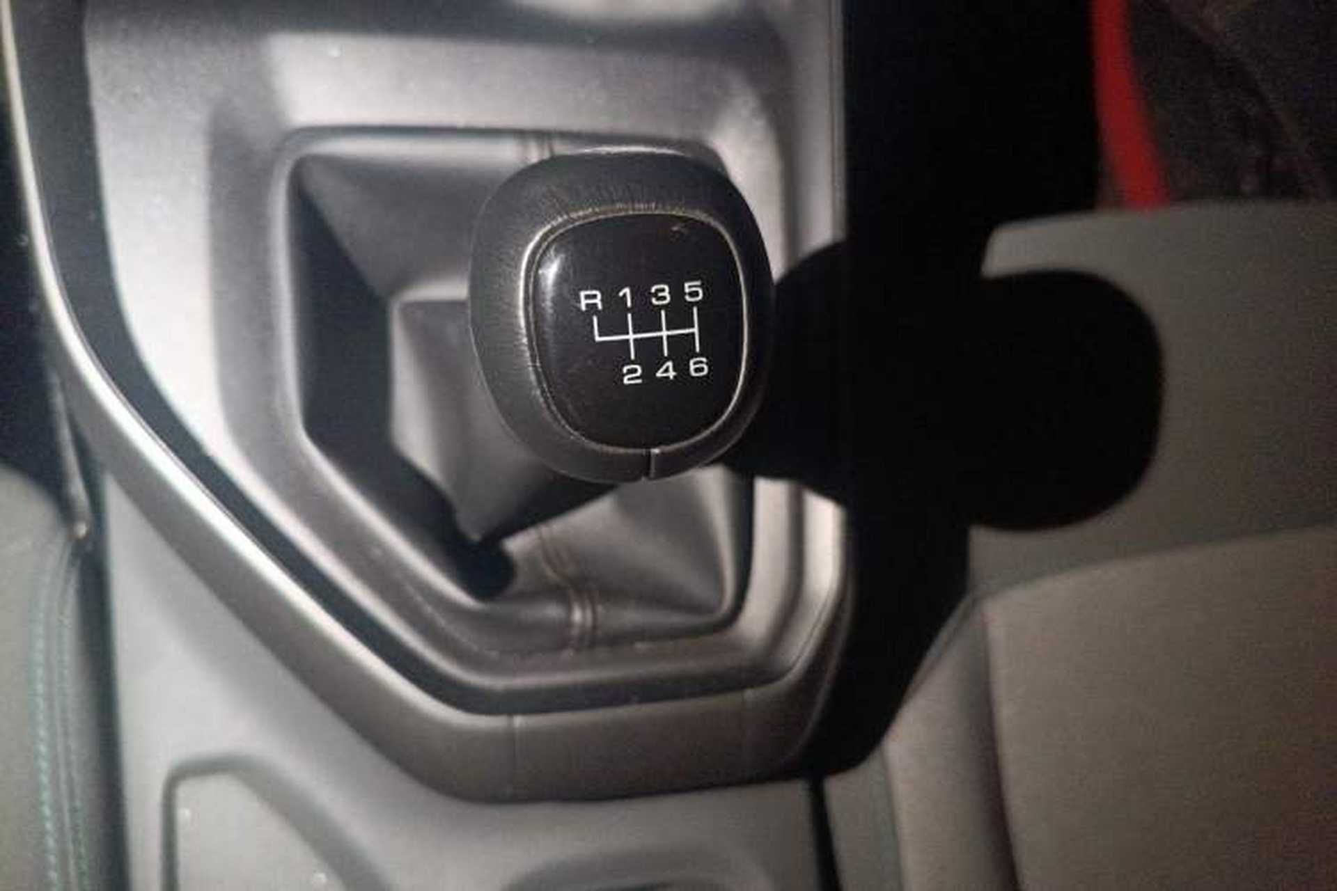 Used Baojun RC-5 2020 1.5L Manual Zhiyao Elite Edition Gear Lever