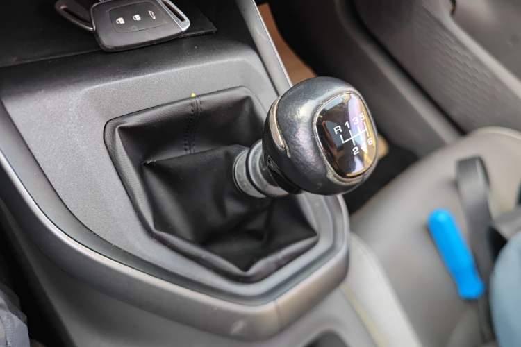 Used Baojun RC-5 2020 1.5L Manual Smart Luxury Edition Gear Lever