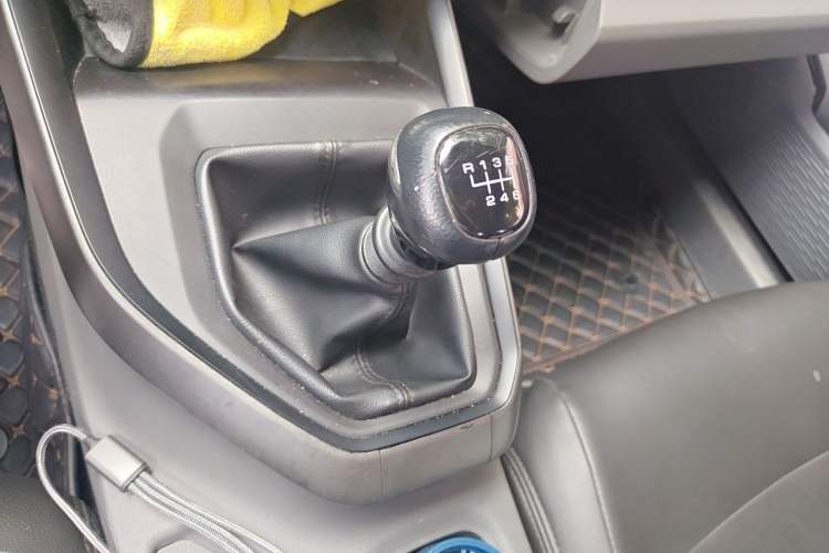 Used Baojun RC-5 2020 1.5L Manual Zhiyao Elite Edition Gear Lever