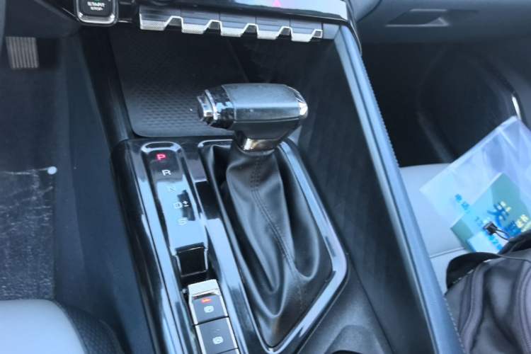 Used Baojun RC-5 2020 1.5T CVT Smart Shine Prestige Edition Gear Lever