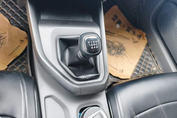 Used Baojun RC-5 2020 1.5L Manual Zhiyao Elite Edition Gear Lever