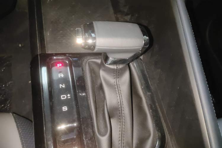 Used Baojun RC-5 2020 1.5T CVT Smart Shine Prestige Edition Gear Lever