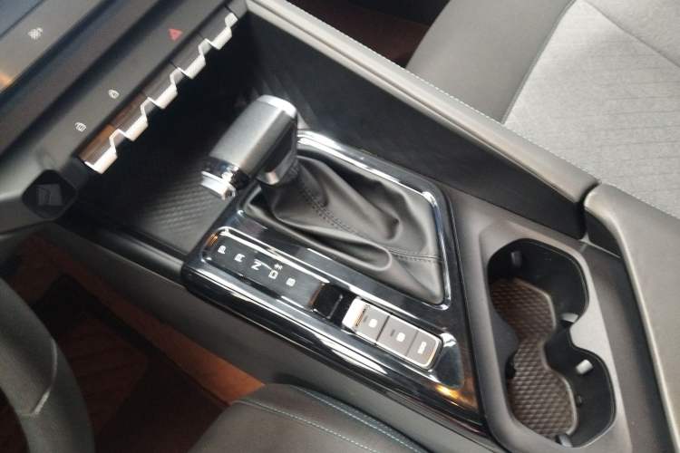 Used Baojun RC-5 2020 1.5L CVT Smart Elite Edition Gear Lever