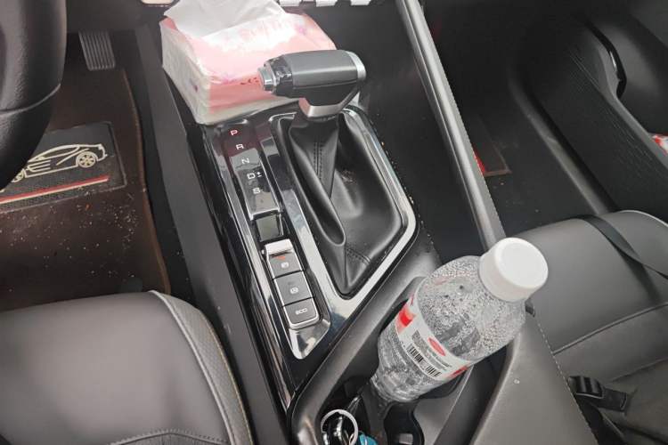 Used Baojun RC-5 2020 1.5T CVT Smart Luxury Edition Gear Lever