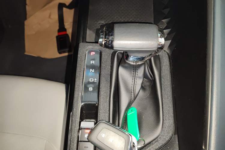 Used Baojun RC-5 2020 1.5T CVT Smart Shine Flagship Edition Gear Lever