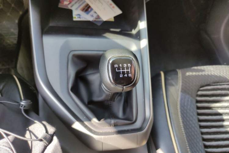 Used Baojun RC-5 2020 1.5L Manual Zhiyao Elite Edition Gear Lever