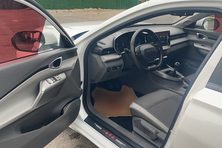 Used Baojun RC-5 2020 1.5L Manual Smart Luxury Edition Interior 2