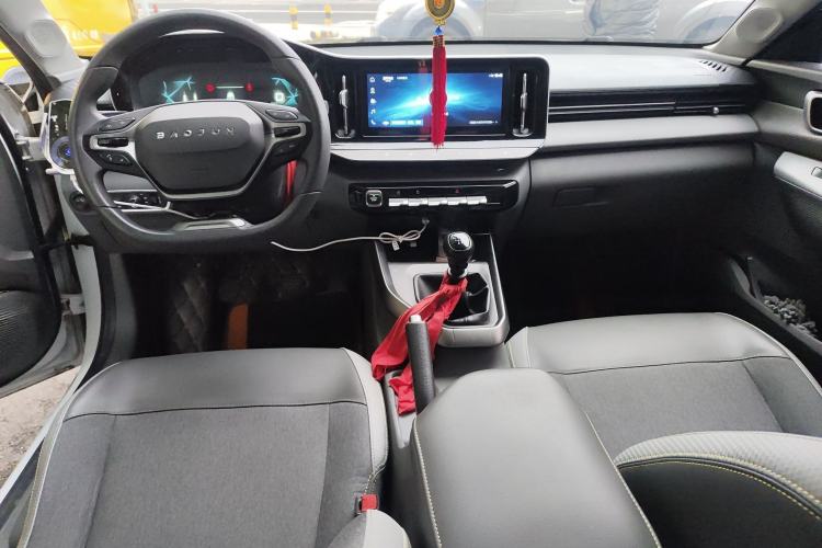Used Baojun RC-5 2020 1.5L Manual Smart Luxury Edition Interior 2
