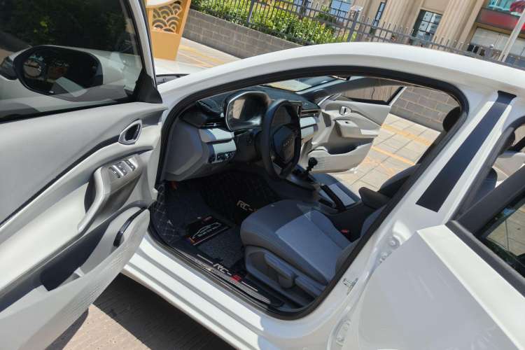 Used Baojun RC-5 2020 1.5L Manual Zhiyao Elite Edition Interior 2