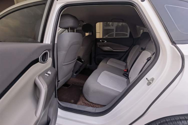 Used Baojun RC-5 2020 1.5L Manual Zhiyao Elite Edition Interior 3