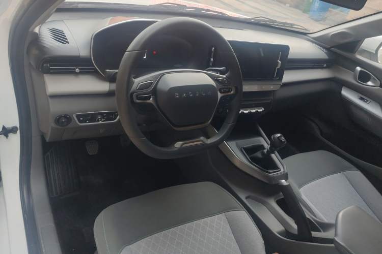 Used Baojun RC-5 2020 1.5L Manual Zhiyao Elite Edition Interior 3