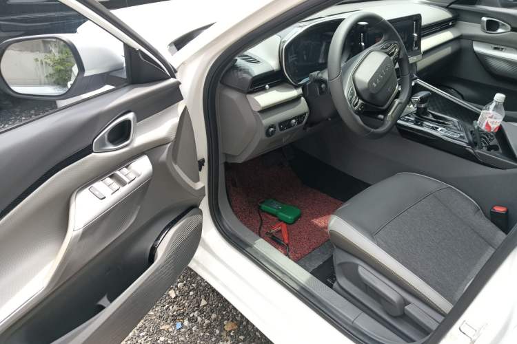 Used Baojun RC-5 2020 1.5T CVT Smart Luxury Edition Interior 3