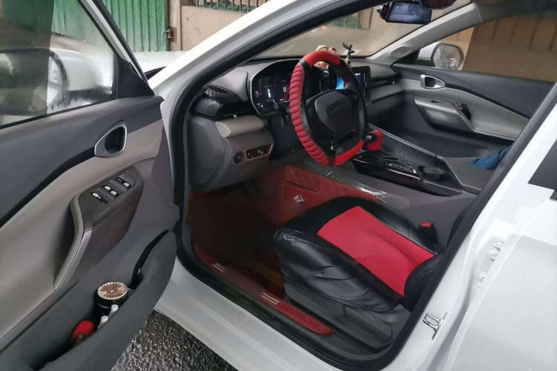 Used Baojun RC-5 2020 1.5L CVT Smart Elite Edition Interior 3