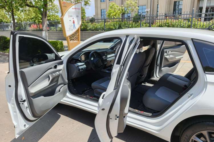 Used Baojun RC-5 2020 1.5L Manual Zhiyao Elite Edition Interior 3