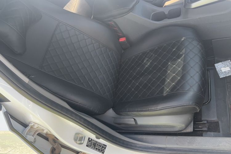 Used Baojun RC-5 2020 1.5L Manual Zhiyao Elite Edition Interior 4