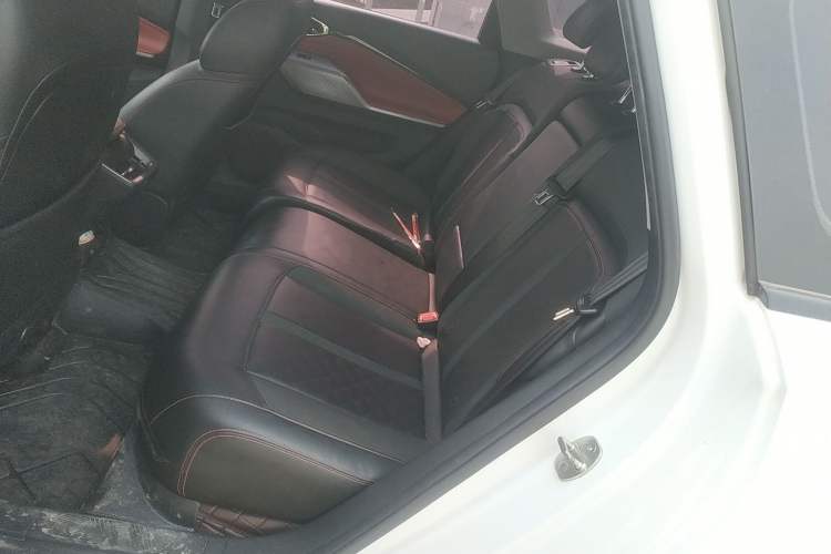 Used Baojun RC-5 2020 RC-5W 1.5T CVT Smart Shine Prestige Model Interior 4