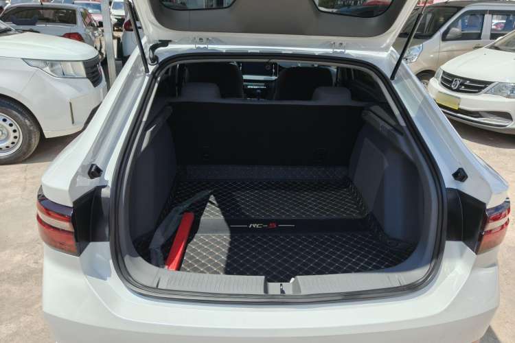 Used Baojun RC-5 2020 1.5L Manual Zhiyao Elite Edition Interior 4