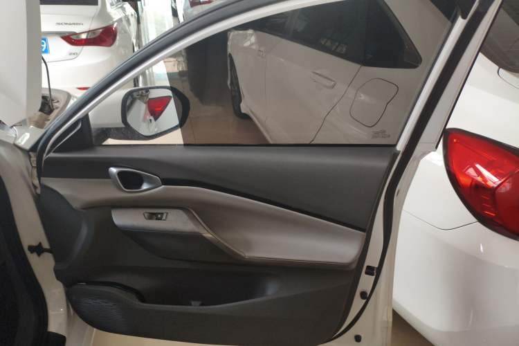 Used Baojun RC-5 2020 1.5L CVT Smart Elite Edition Interior 5