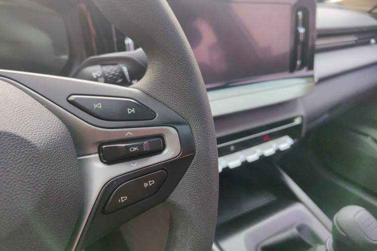 Used Baojun RC-5 2020 1.5L Manual Smart Luxury Edition Interior 5