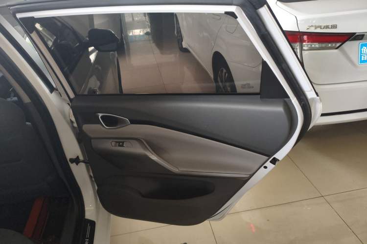 Used Baojun RC-5 2020 1.5L CVT Smart Elite Edition Interior 6