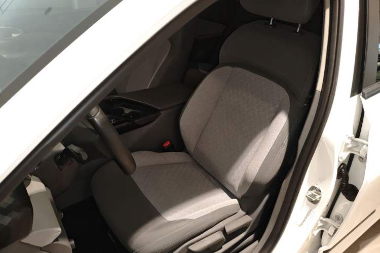Used Baojun RC-5 2020 1.5L CVT Smart Elite Edition Left Front Seat