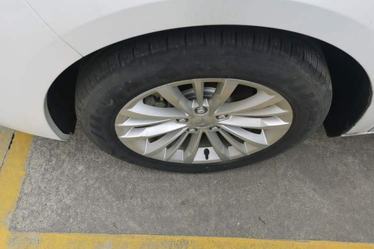 Used Baojun RC-5 2020 1.5T CVT Smart Shine Prestige Edition Left Front Wheel Hub