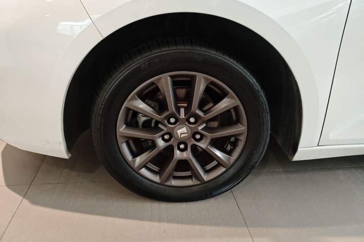 Used Baojun RC-5 2020 1.5L CVT Smart Elite Edition Left Front Wheel Hub