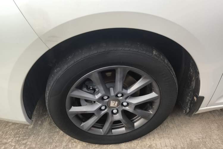 Used Baojun RC-5 2020 1.5L CVT Smart Elite Edition Left Front Wheel Hub