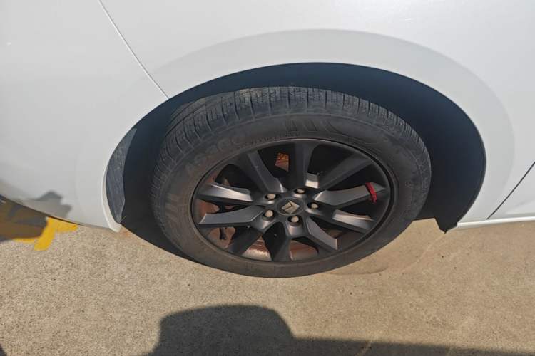 Used Baojun RC-5 2020 1.5L Manual Zhiyao Elite Edition Left Front Wheel Hub