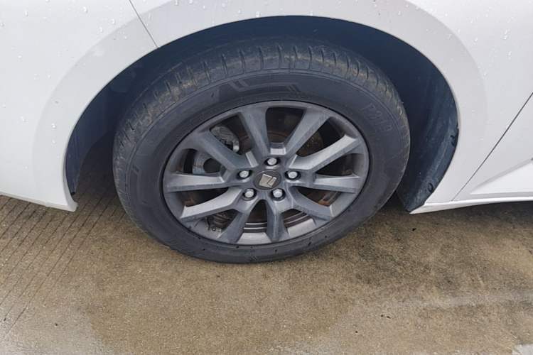 Used Baojun RC-5 2020 1.5L CVT Smart Elite Edition Left Front Wheel Hub
