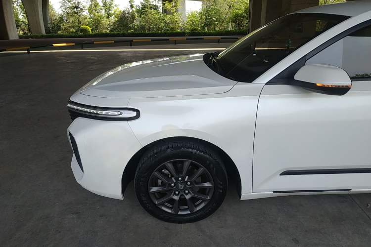 Used Baojun RC-5 2020 1.5L Manual Zhiyao Elite Edition Left Front Wheel Hub