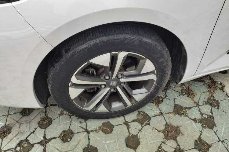 Used Baojun RC-5 2020 1.5T CVT Smart Shine Flagship Edition Left Front Wheel Hub