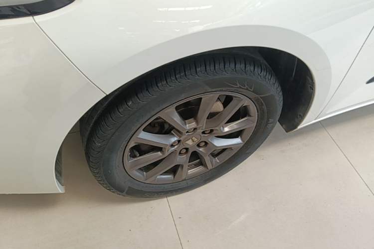 Used Baojun RC-5 2020 1.5L CVT Smart Elite Edition Left Front Wheel Hub
