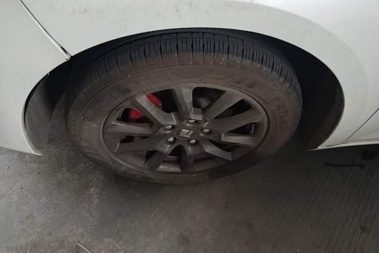 Used Baojun RC-5 2020 1.5L CVT Smart Elite Edition Left Front Wheel Hub