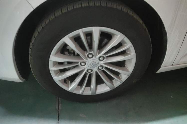 Used Baojun RC-5 2020 1.5T CVT Smart Shine Prestige Edition Left Front Wheel Hub