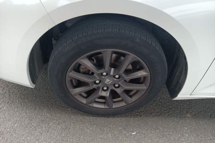 Used Baojun RC-5 2020 1.5L CVT Smart Elite Edition Left Front Wheel Hub