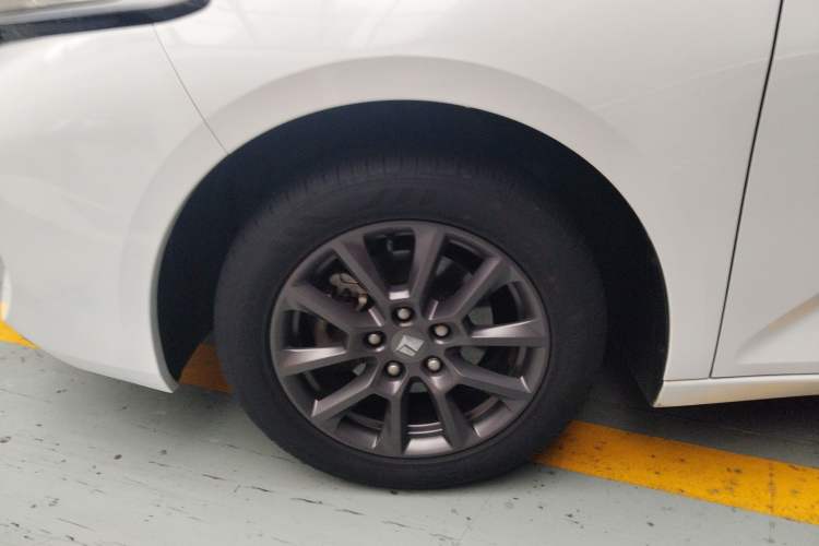 Used Baojun RC-5 2020 1.5L CVT Smart Elite Edition Left Front Wheel Hub