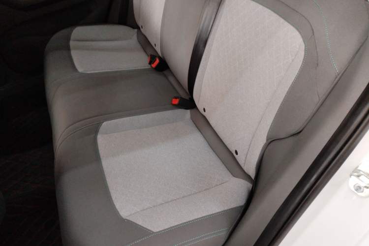 Used Baojun RC-5 2020 RC-5W 1.5L Manual Zhizhao Elite Edition Left Rear Seat