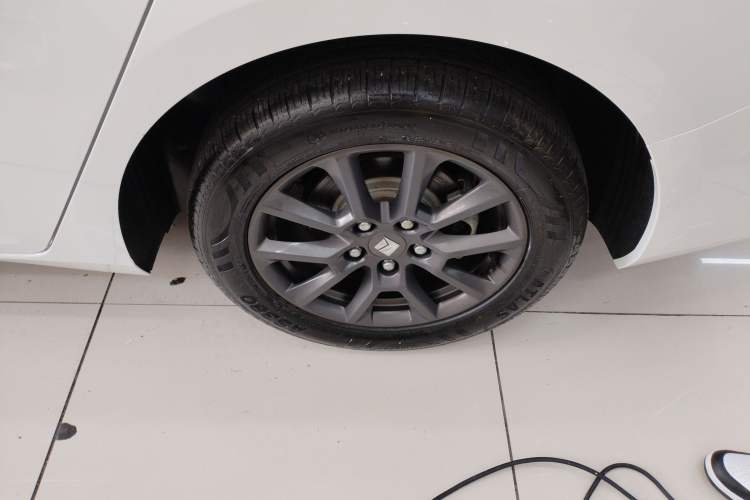 Used Baojun RC-5 2020 RC-5W 1.5L Manual Zhizhao Elite Edition Left Rear Wheel Hub