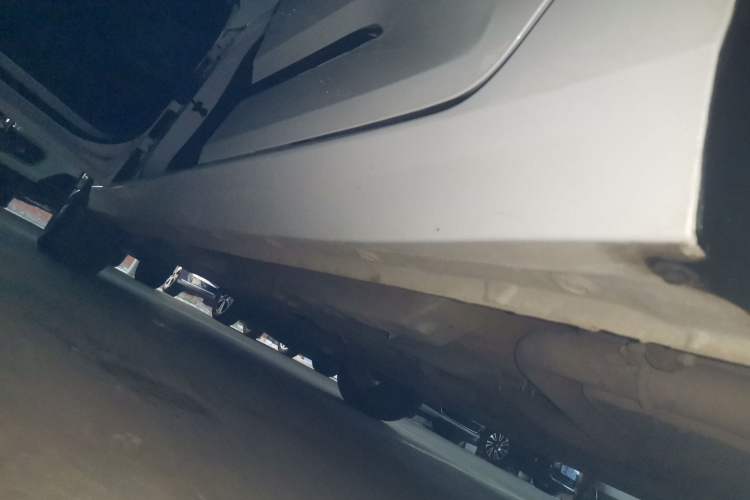 Used Baojun RC-5 2020 1.5T CVT Smart Shine Prestige Edition Left Side Sill