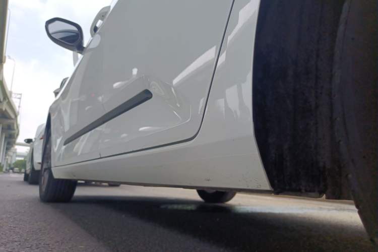 Used Baojun RC-5 2020 1.5L CVT Smart Elite Edition Left Side Sill
