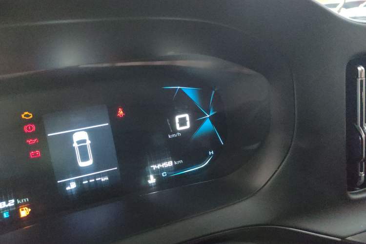 Used Baojun RC-5 2020 1.5L Manual Zhiyao Elite Edition Odometer Close Up